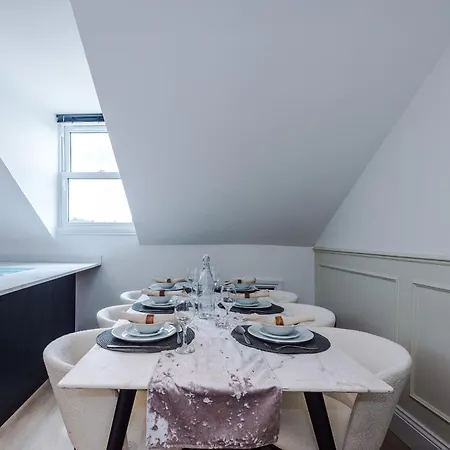 Incredible 3 Bedroom In York, Location Διαμέρισμα