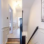 Incredible 3 Bedroom In York, Location * York