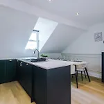 Incredible 3 Bedroom In York, Location
