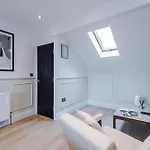 Incredible 3 Bedroom In York, Location