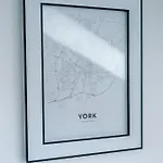 Incredible 3 Bedroom In York, Location York