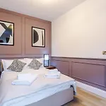 Incredible 3 Bedroom In York, Location *