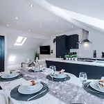 Apartment Incredible 3 Bedroom In York, Location