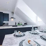 Incredible 3 Bedroom In York, Location