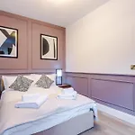 Incredible 3 Bedroom In York, Location York