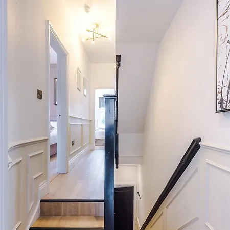 Incredible 3 Bedroom In York, Location * ヨーク