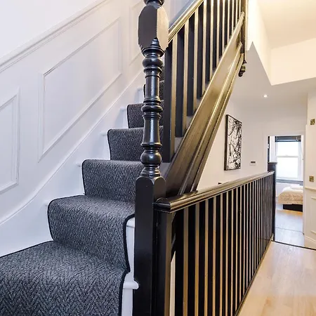 Incredible 3 Bedroom In York, Location Apartament York