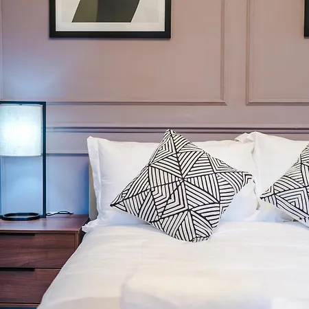 Incredible 3 Bedroom Apartment In York, Central Location York
