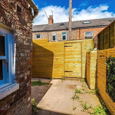Incredible 3 Bedroom In York, Location *