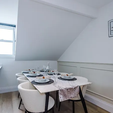 Apartament Incredible 3 Bedroom In York, Location *