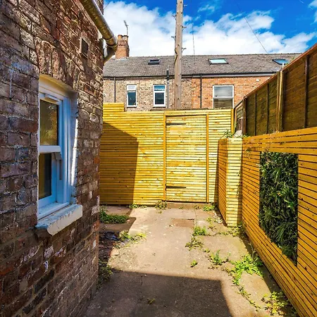 Incredible 3 Bedroom In York, Location *