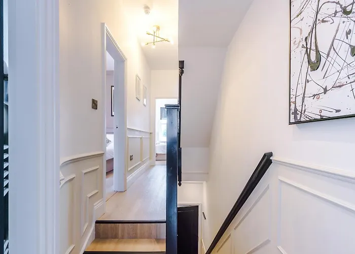 Incredible 3 Bedroom In York, Location * York