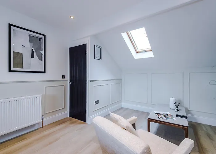 Incredible 3 Bedroom In York, Location