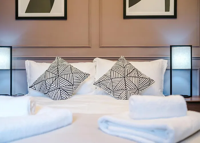 Incredible 3 Bedroom In York, Location * York