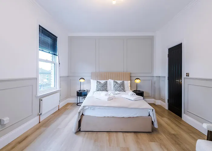 Incredible 3 Bedroom In York, Location *