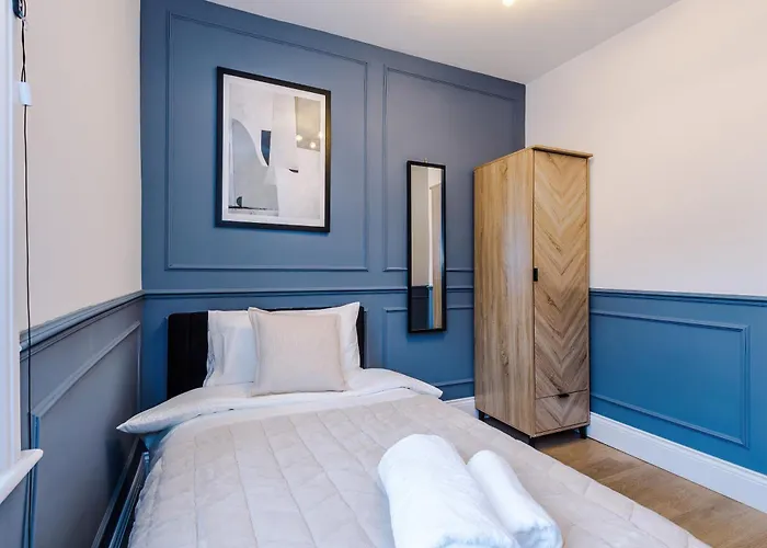 Incredible 3 Bedroom In York, Location *