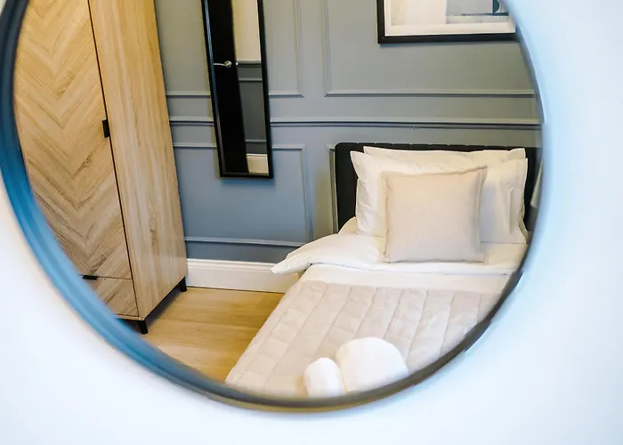 Incredible 3 Bedroom In York, Location *