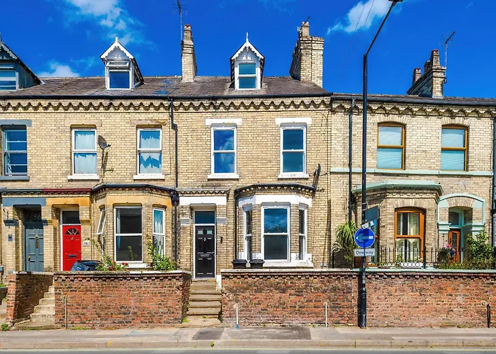 Incredible 3 Bedroom In York, Location *