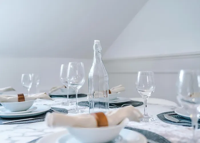 Incredible 3 Bedroom In York, Location * York