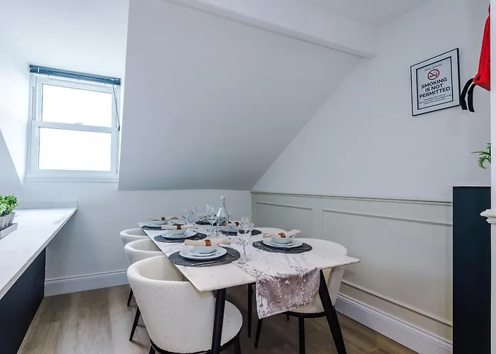 Appartamento Incredible 3 Bedroom In York, Location *