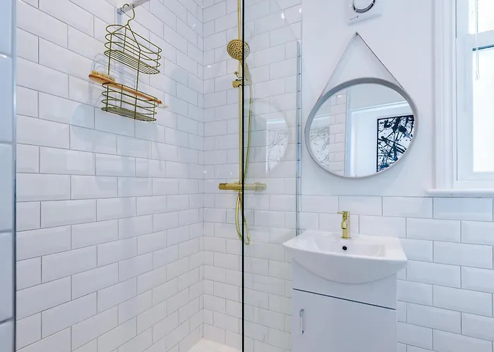 Incredible 3 Bedroom In York, Location * York