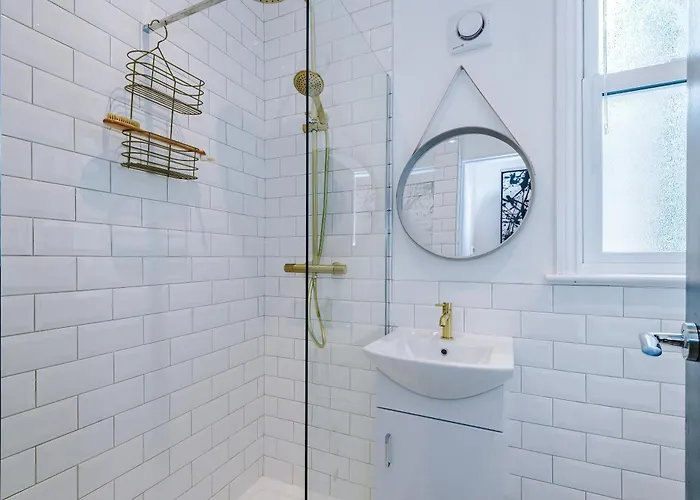 Incredible 3 Bedroom In York, Location * York