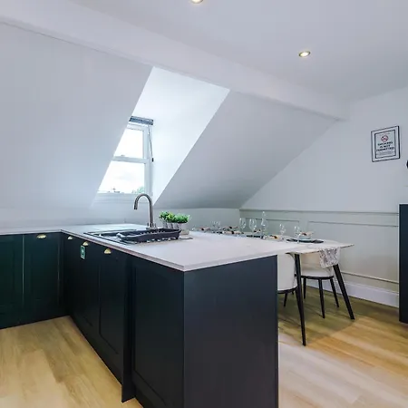 Incredible 3 Bedroom In York, Location