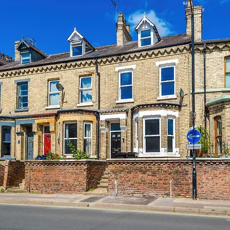 Incredible 3 Bedroom In York, Location
