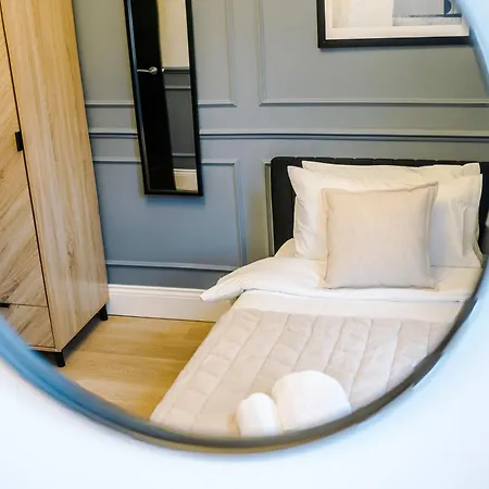 Incredible 3 Bedroom In York, Location *