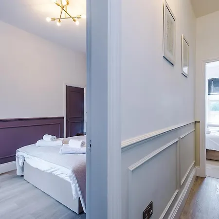 Incredible 3 Bedroom In York, Location شقة يورك