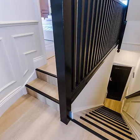 Incredible 3 Bedroom In York, Location Apartment